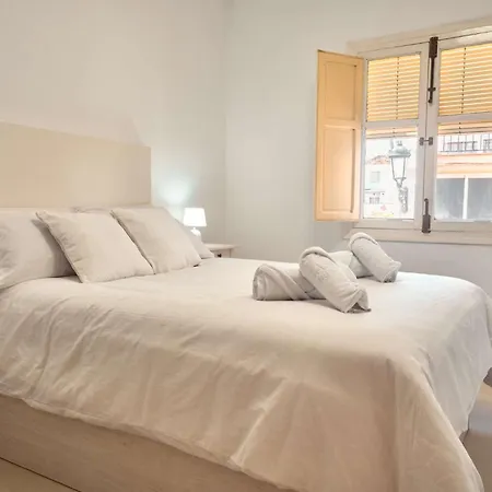 Hébergement de vacances Casa Chica - Large Townhouse In Centro With Private Rooftop *