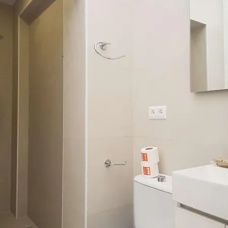 Hébergement de vacances Casa Chica - Large Townhouse In Centro With Private Rooftop Nerja